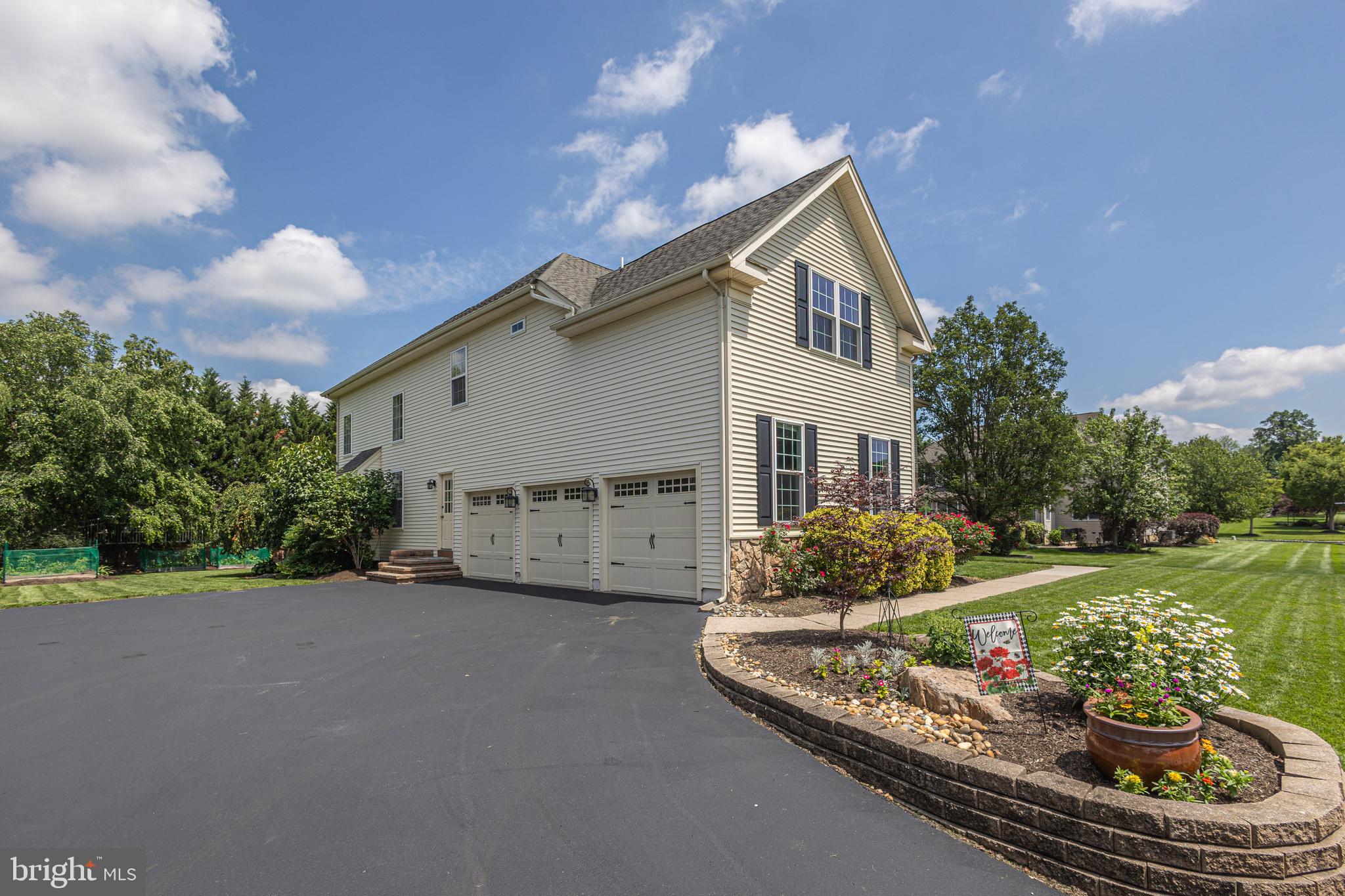 DEVONSHIRE ESTATES - Residential