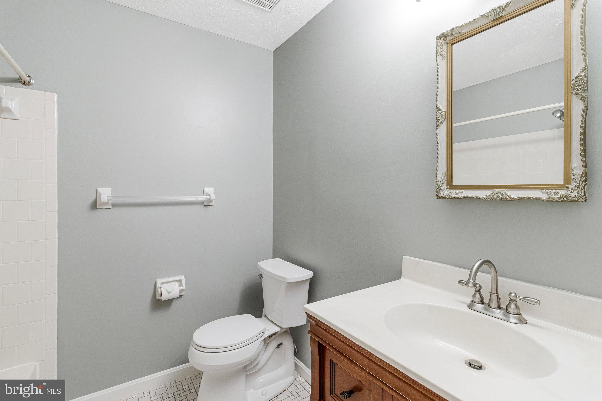 MILL CREEK SOUTH - Residential Lease