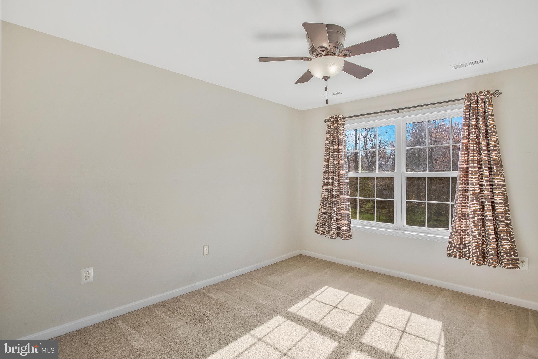 BROOKS KNOLLS - Residential