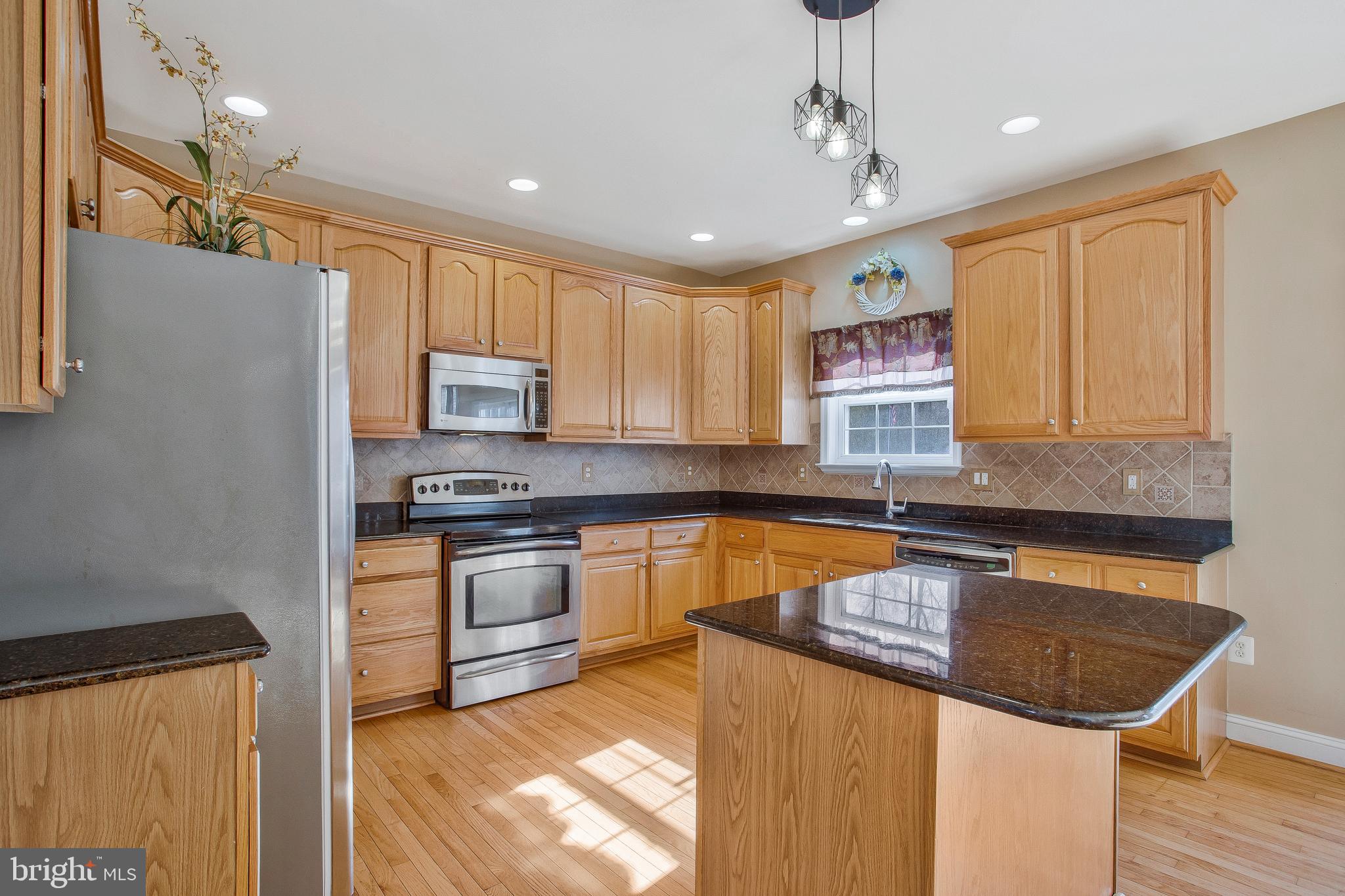 BROOKS KNOLLS - Residential