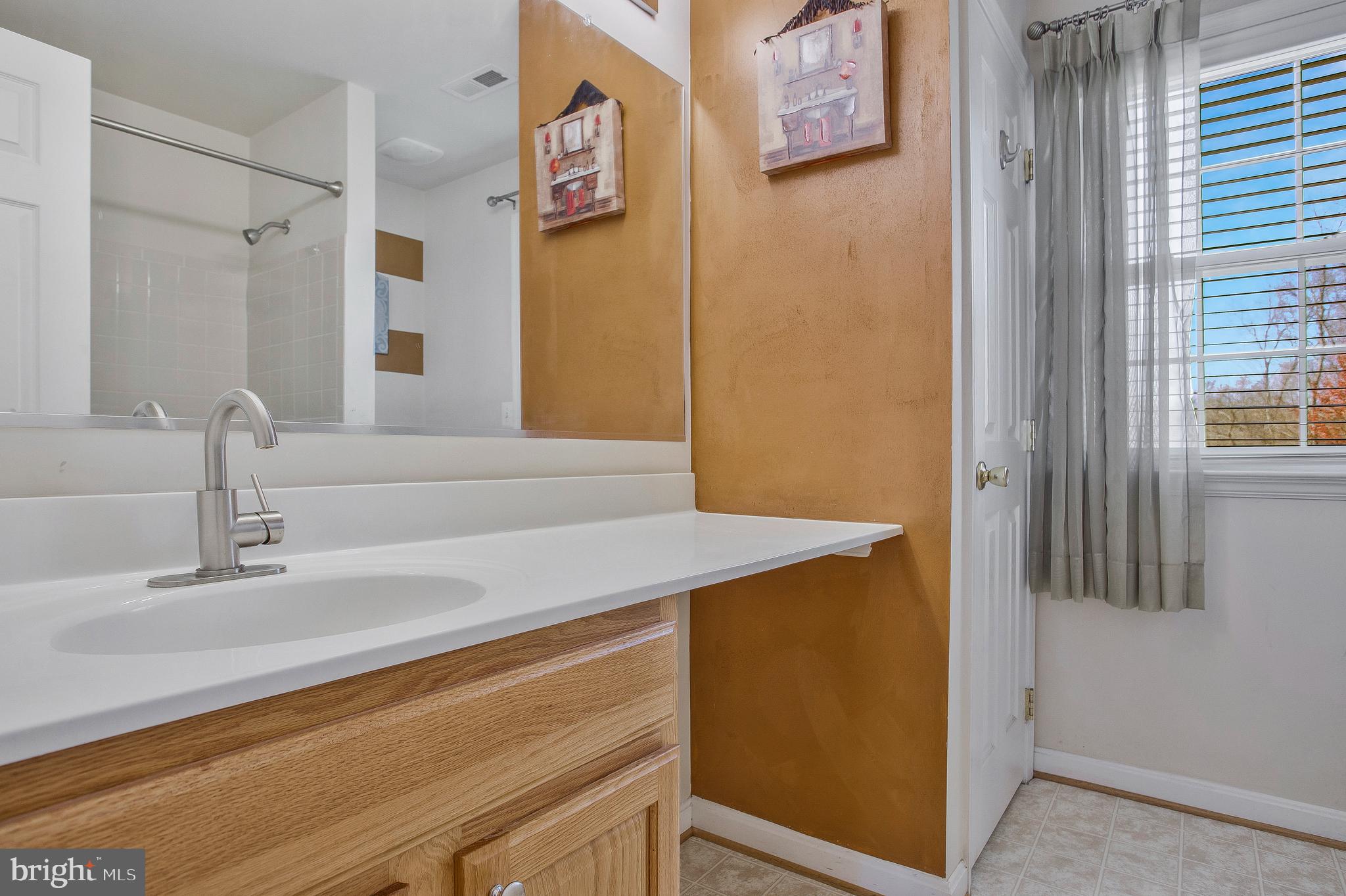 BROOKS KNOLLS - Residential