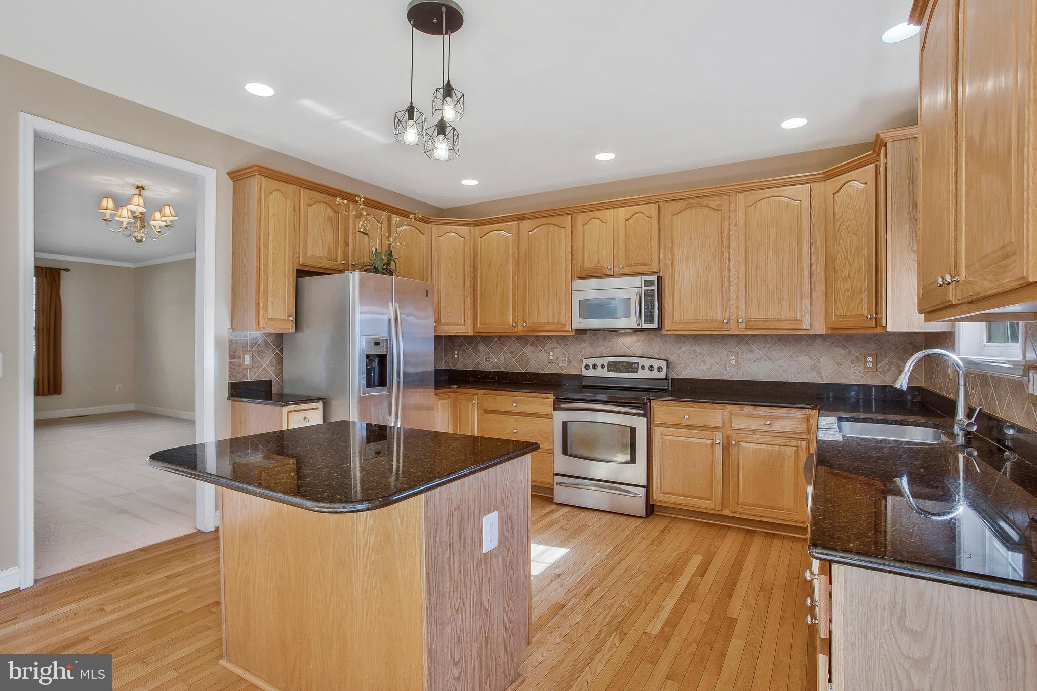 BROOKS KNOLLS - Residential