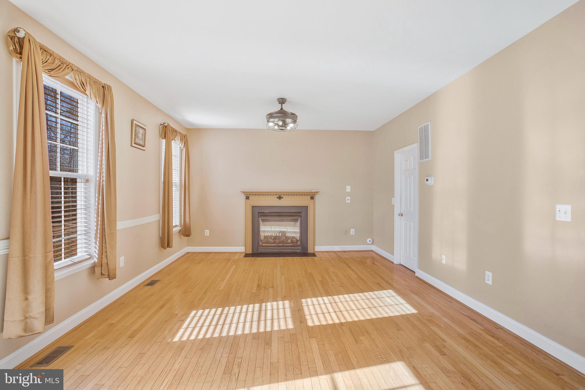 BROOKS KNOLLS - Residential