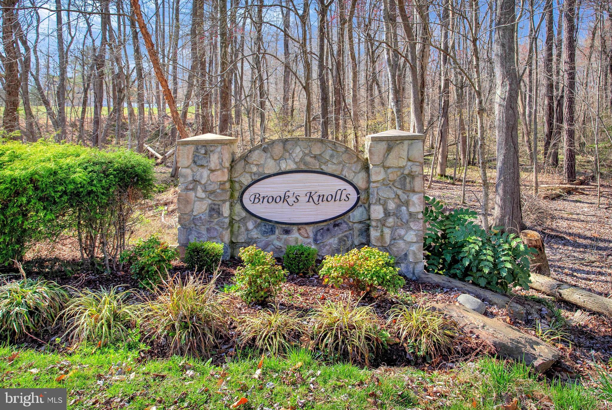 BROOKS KNOLLS - Residential