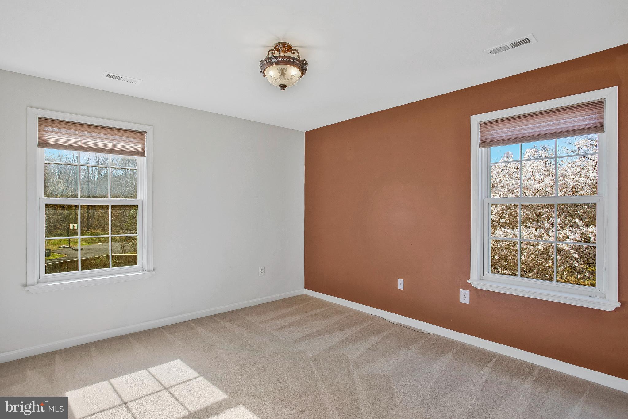 BROOKS KNOLLS - Residential