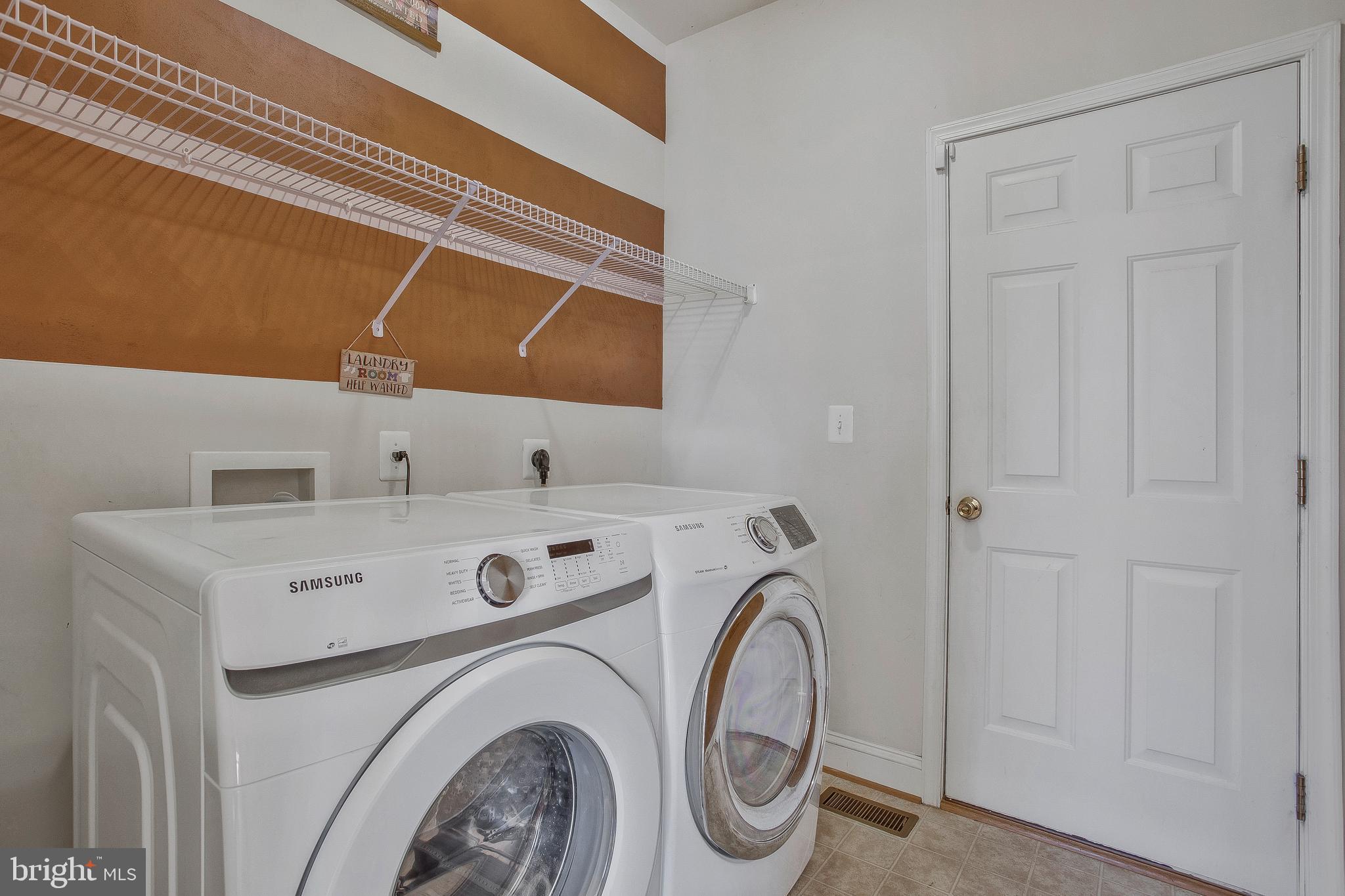 BROOKS KNOLLS - Residential