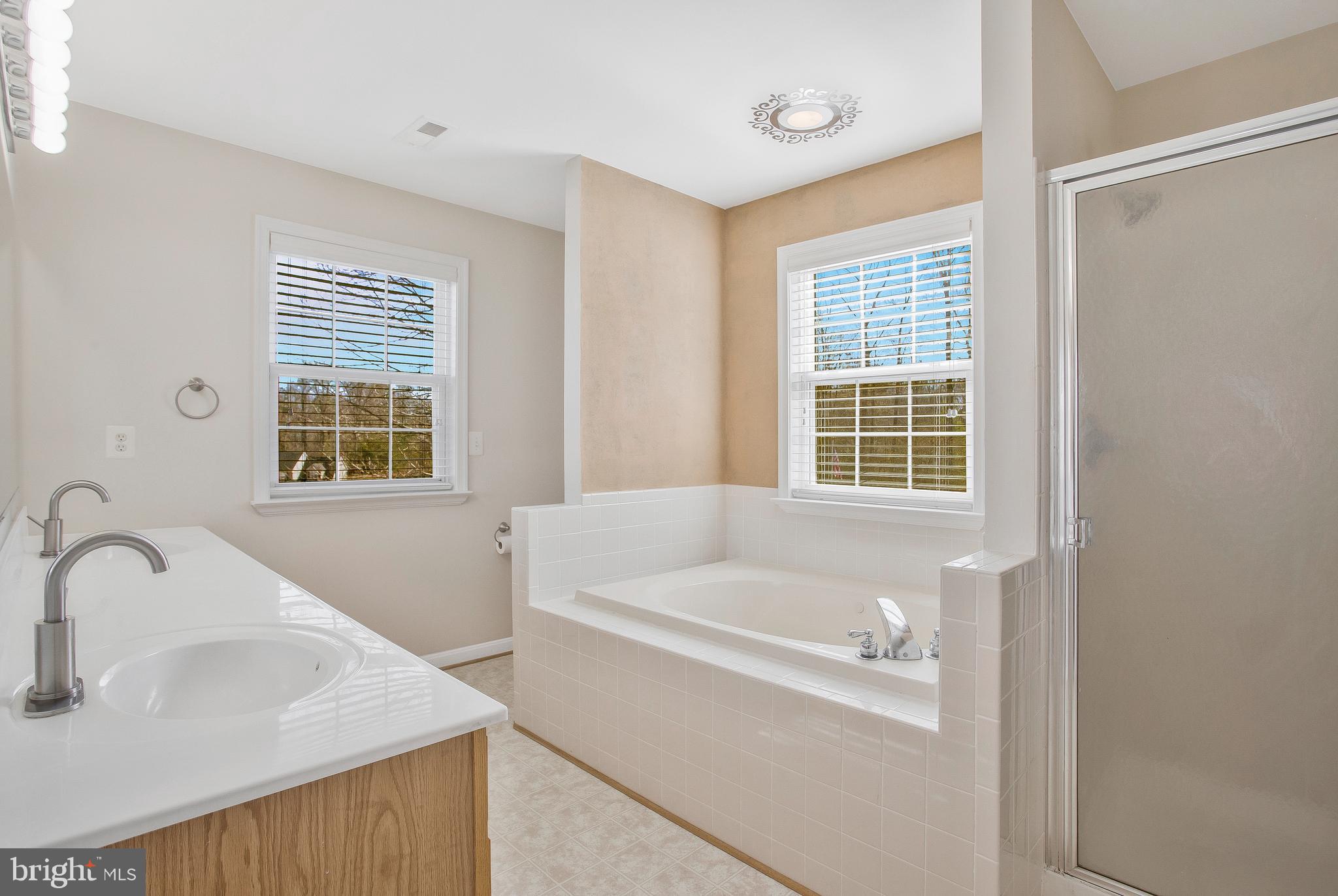 BROOKS KNOLLS - Residential