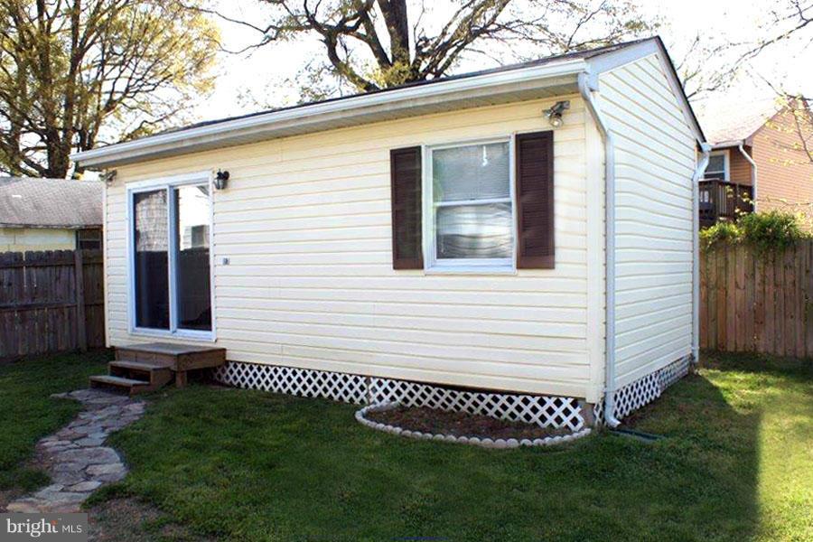 EASTPORT - Residential Lease