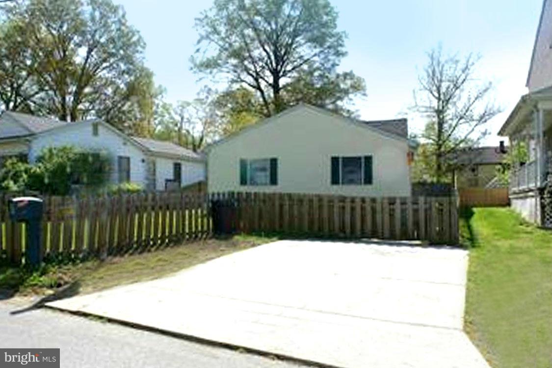 EASTPORT - Residential Lease