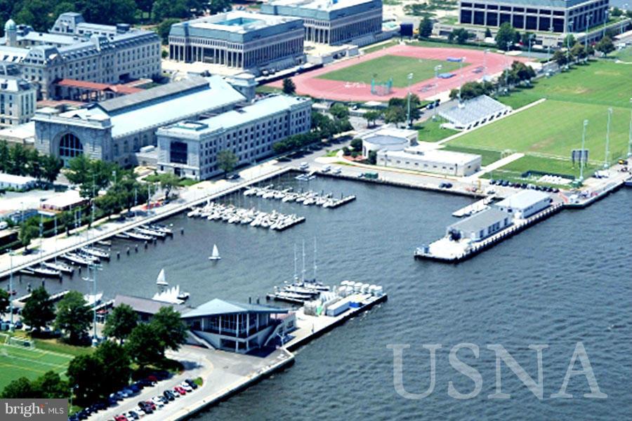 EASTPORT - Residential Lease