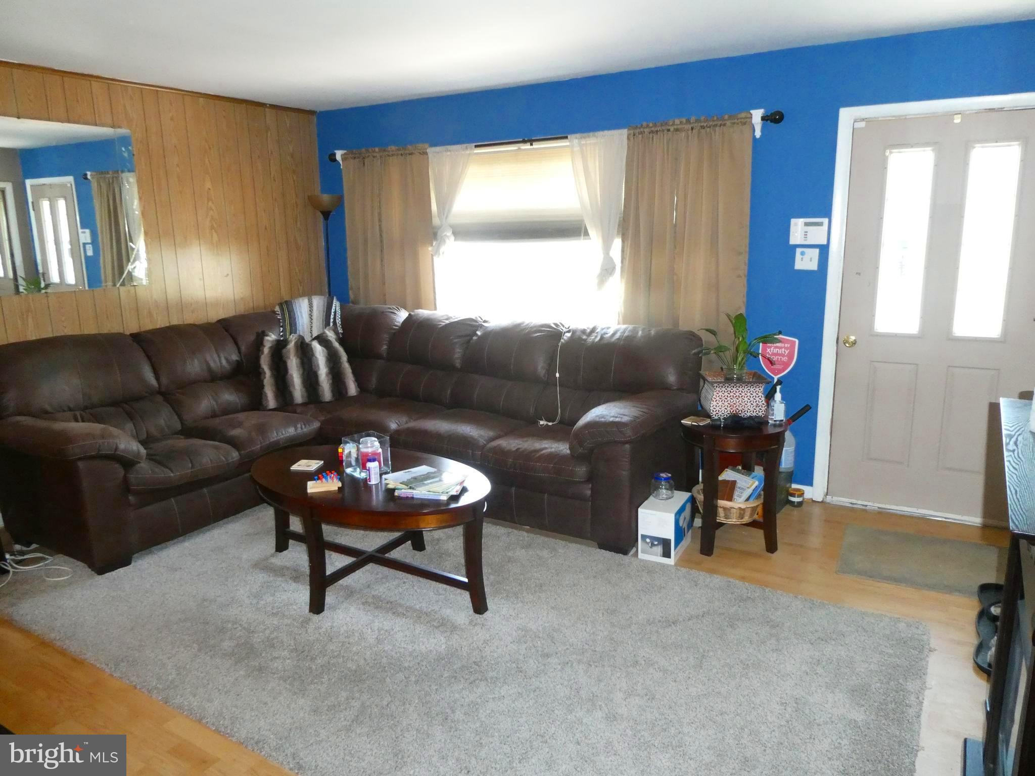 2 PINEVIEW AVENUE