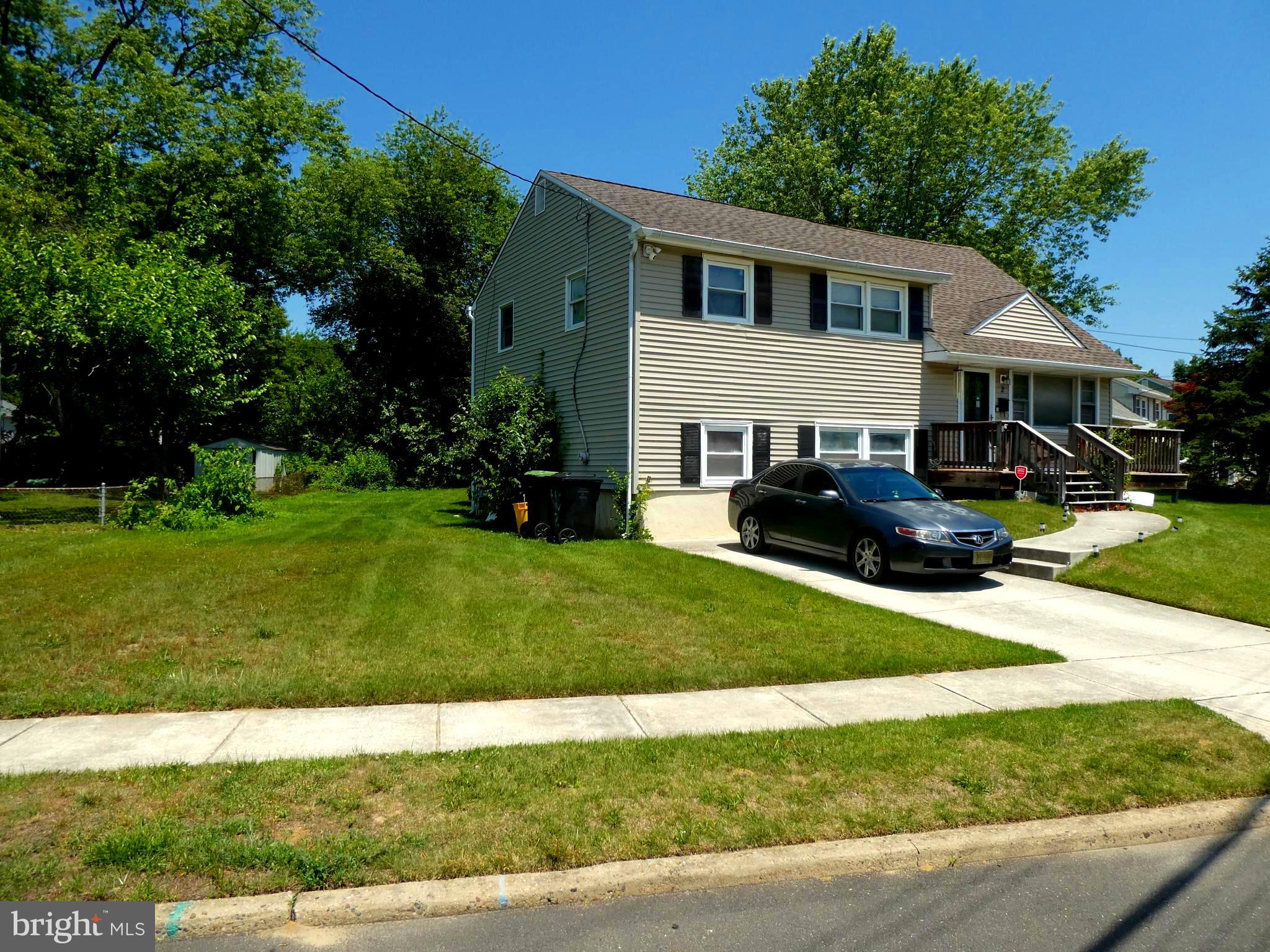 2 PINEVIEW AVENUE