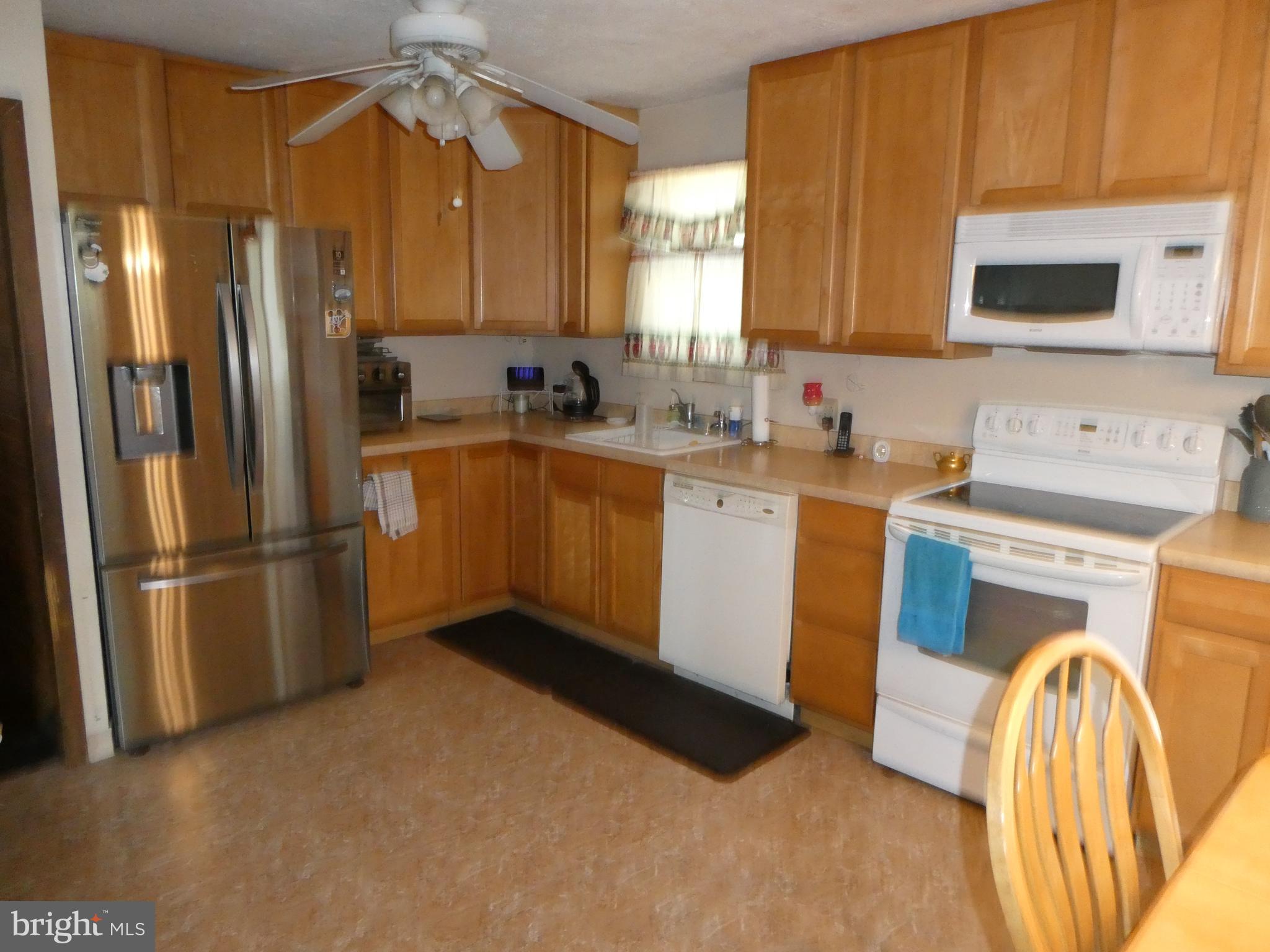 2 PINEVIEW AVENUE