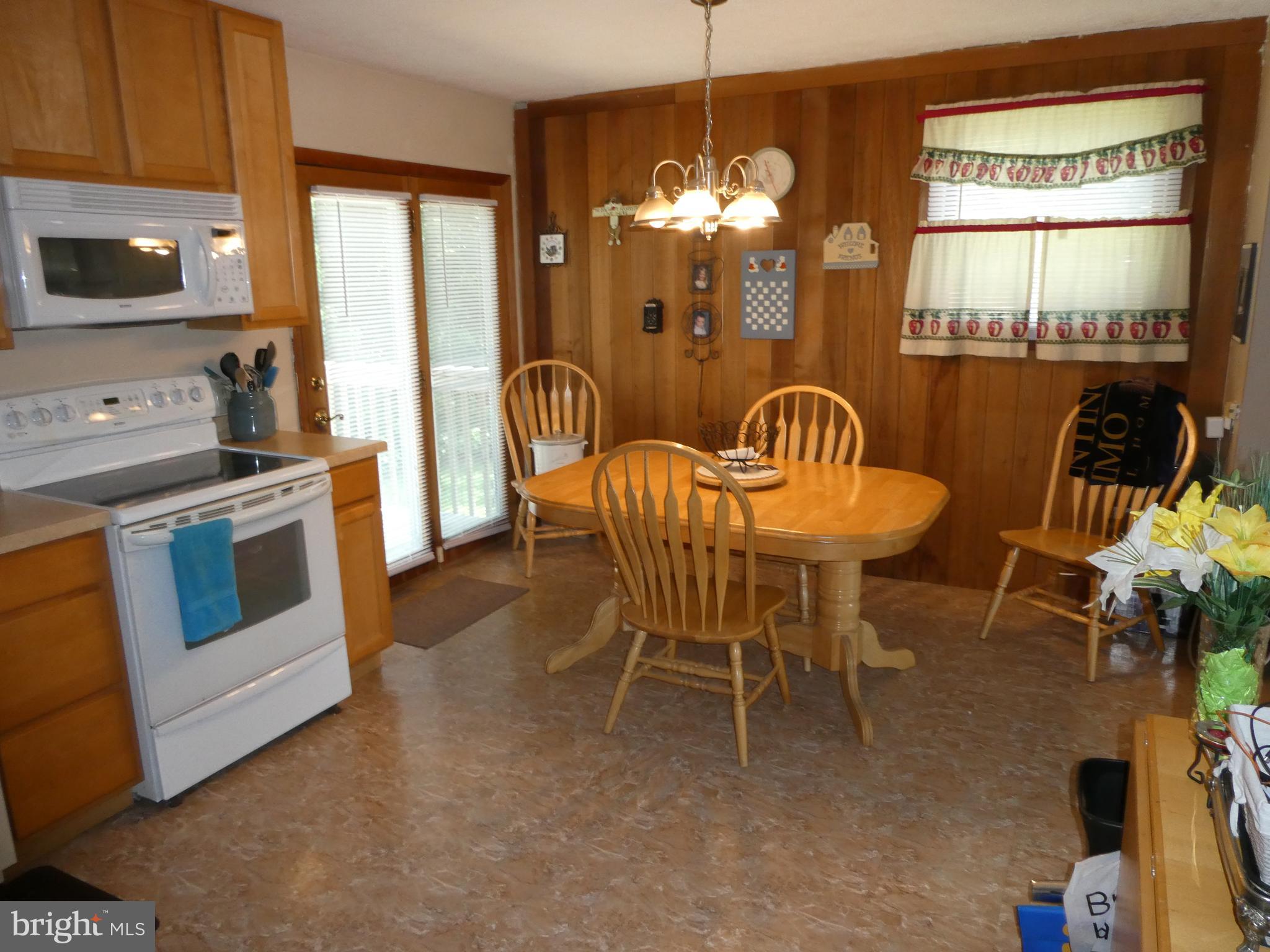2 PINEVIEW AVENUE