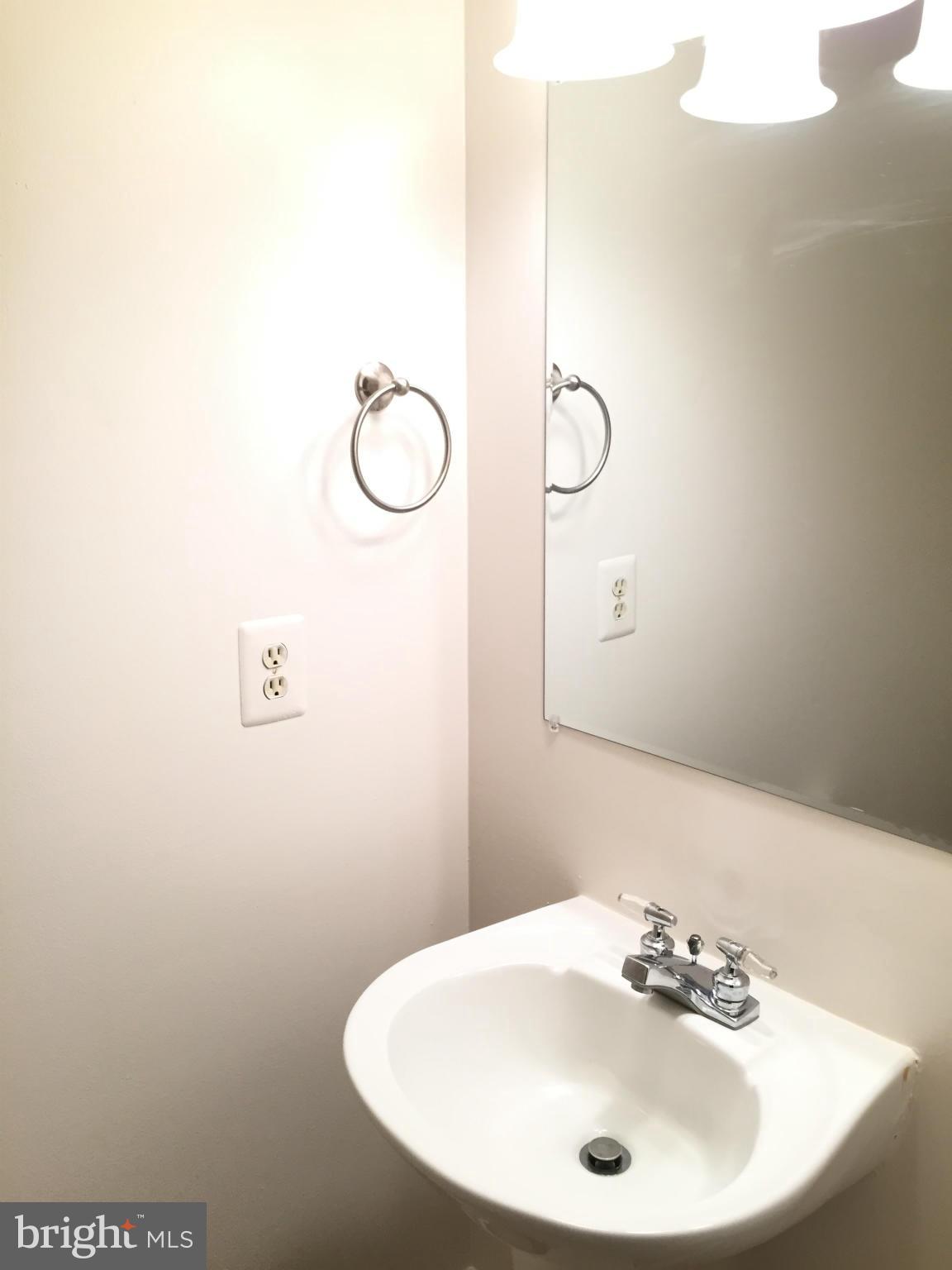 LAUREL GLEN - Residential Lease