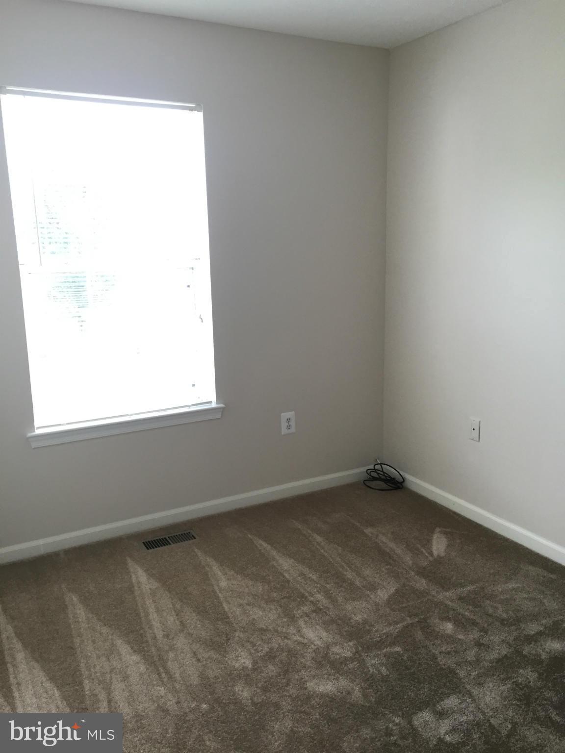 LAUREL GLEN - Residential Lease