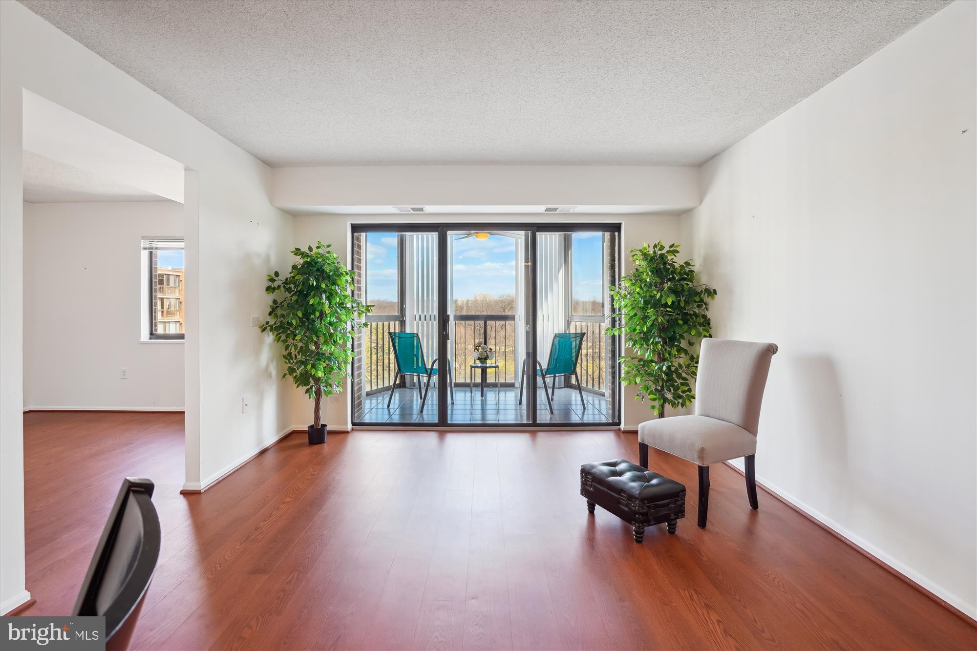 LEISURE WORLD - Residential