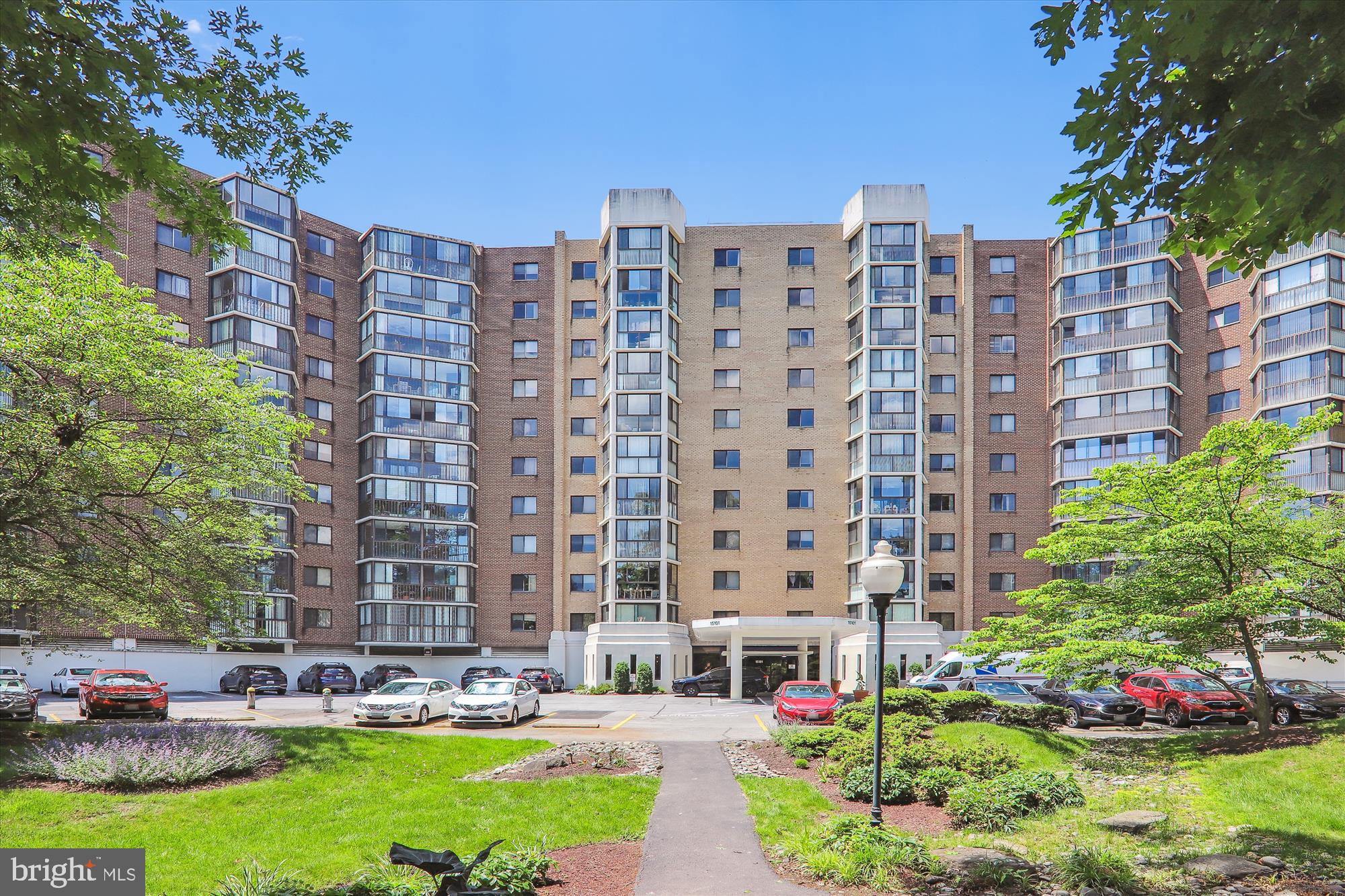 LEISURE WORLD - Residential