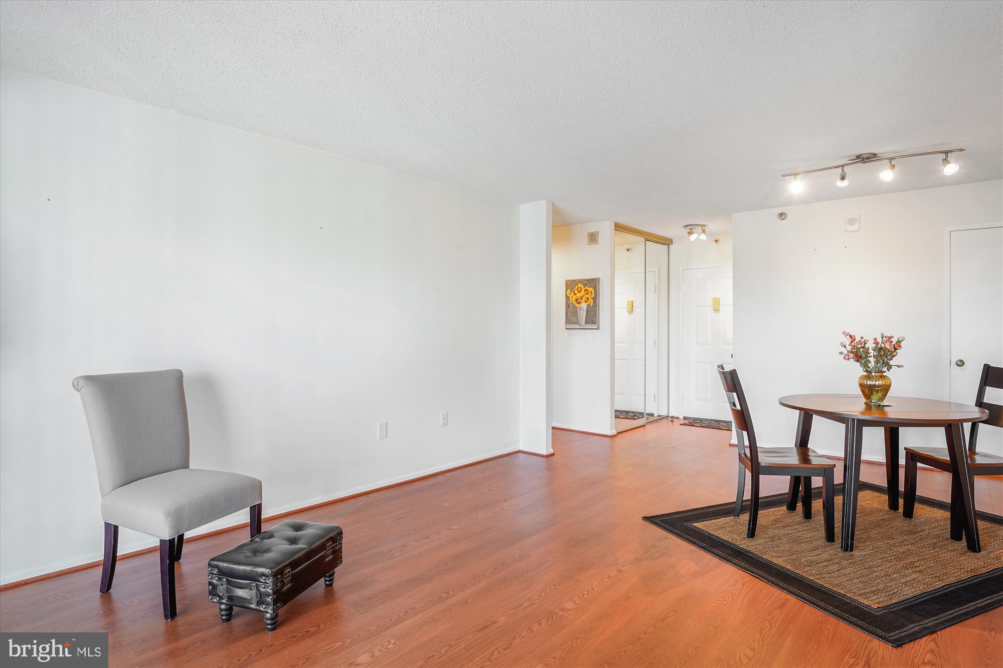 LEISURE WORLD - Residential