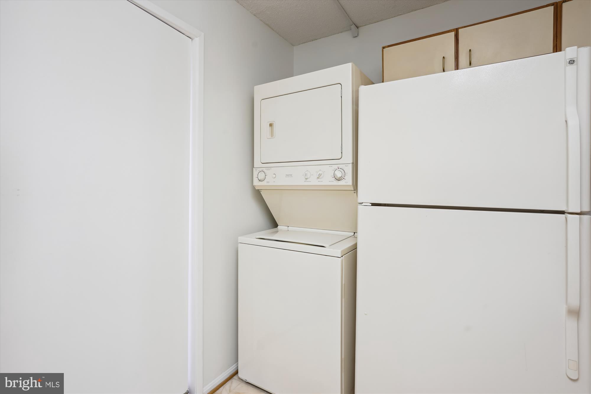 LEISURE WORLD - Residential