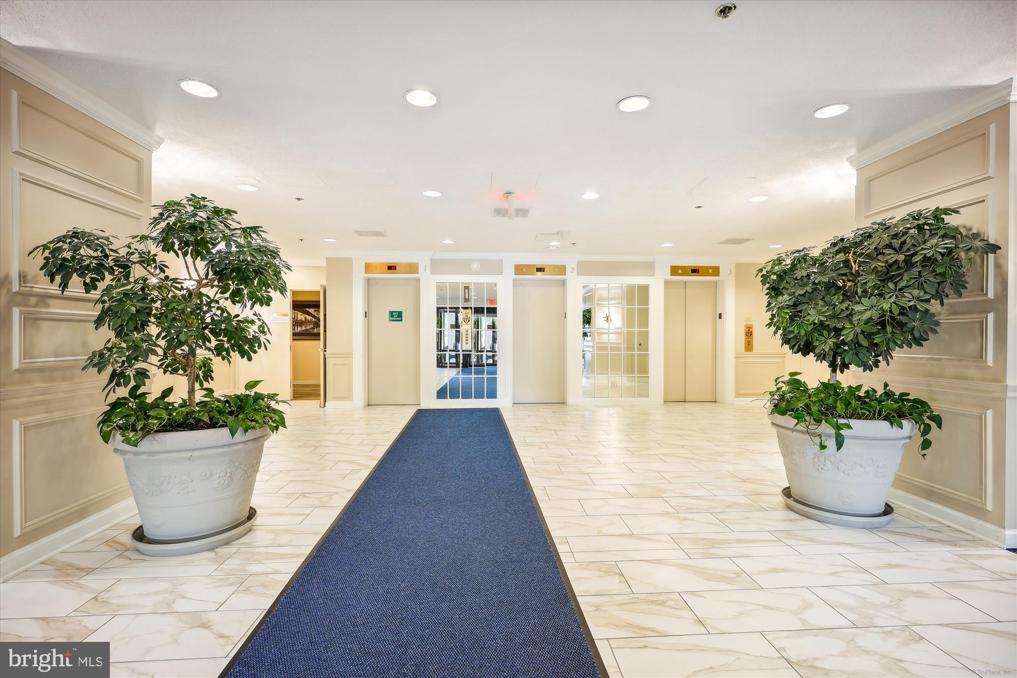 LEISURE WORLD - Residential