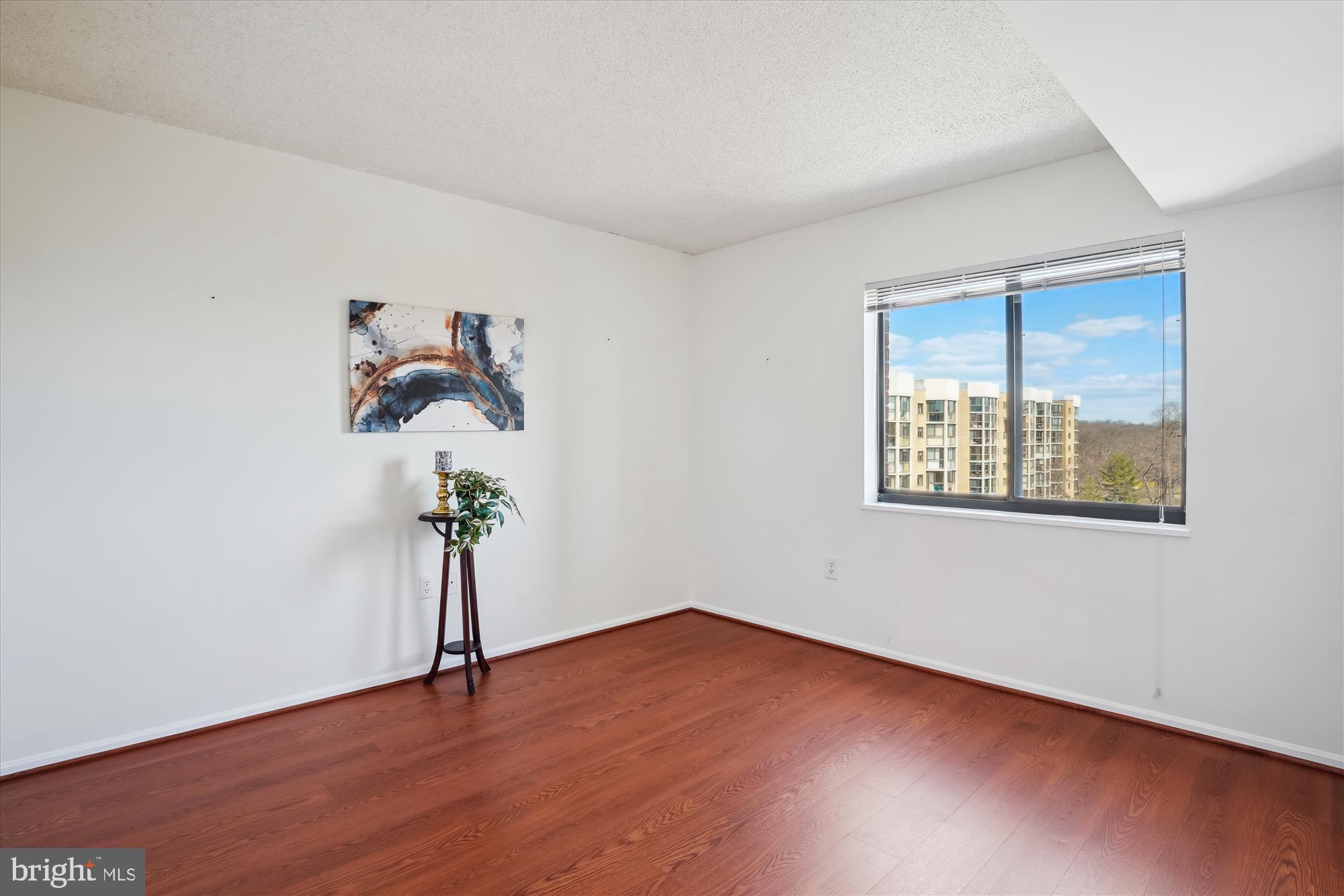 LEISURE WORLD - Residential