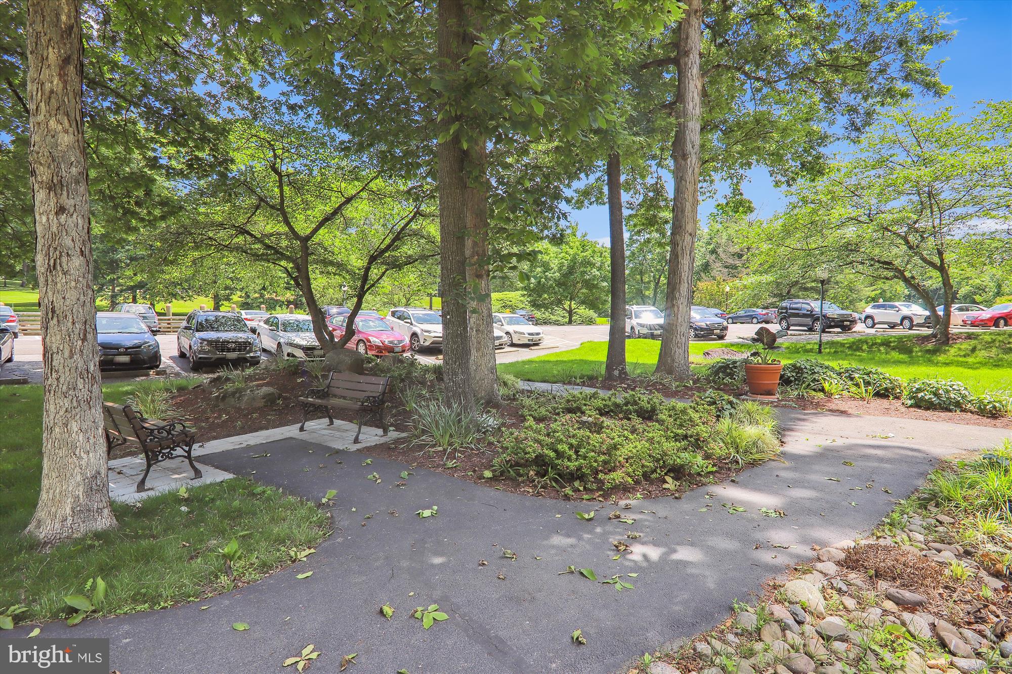 LEISURE WORLD - Residential