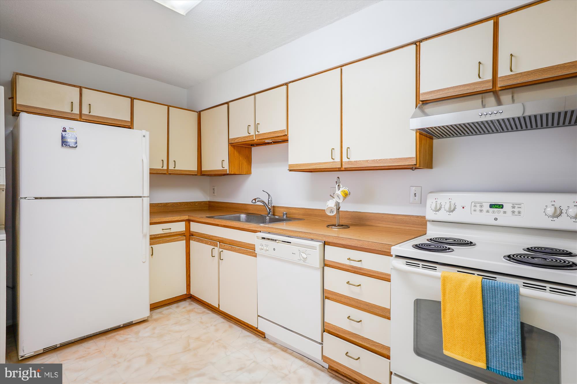 LEISURE WORLD - Residential