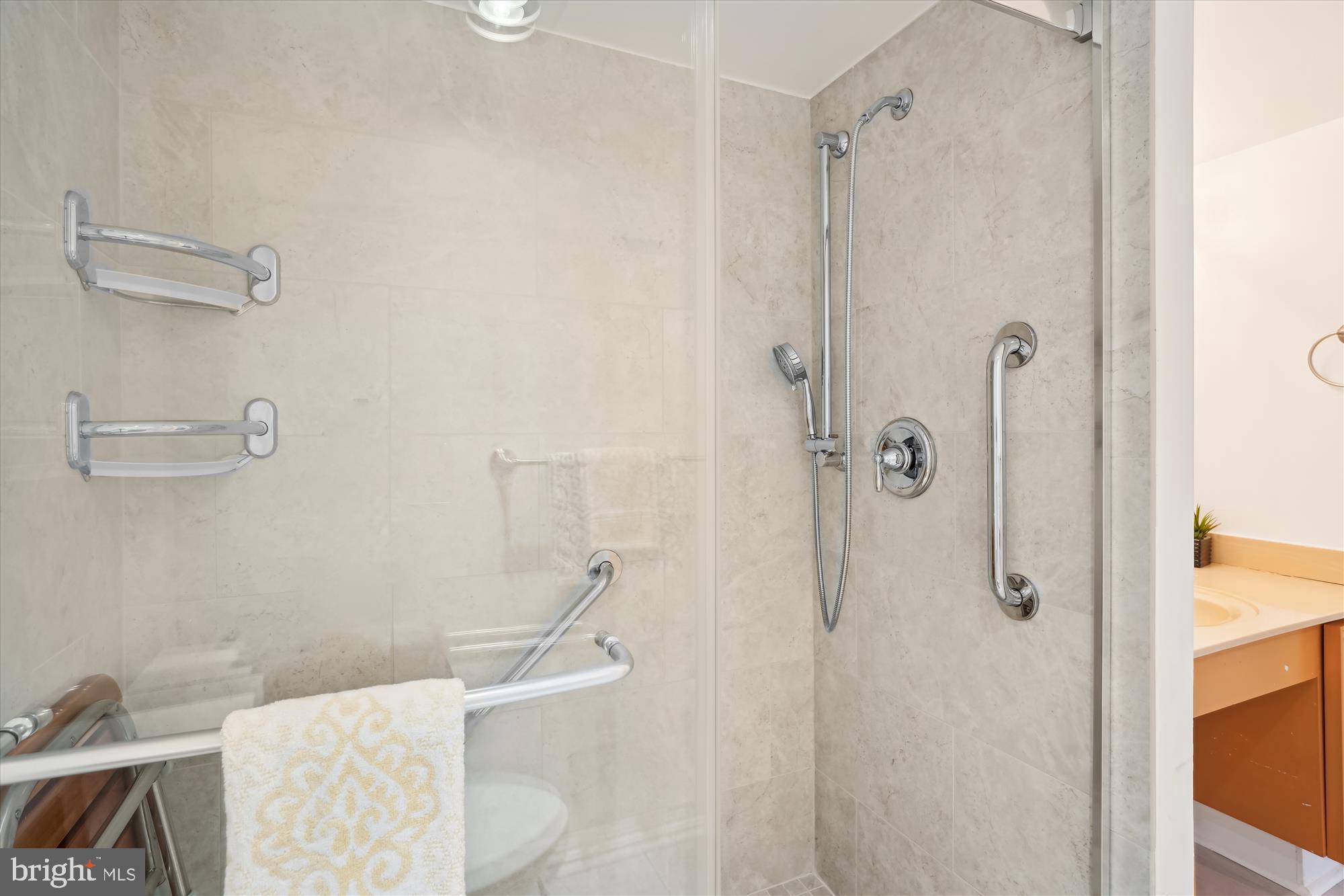 LEISURE WORLD - Residential