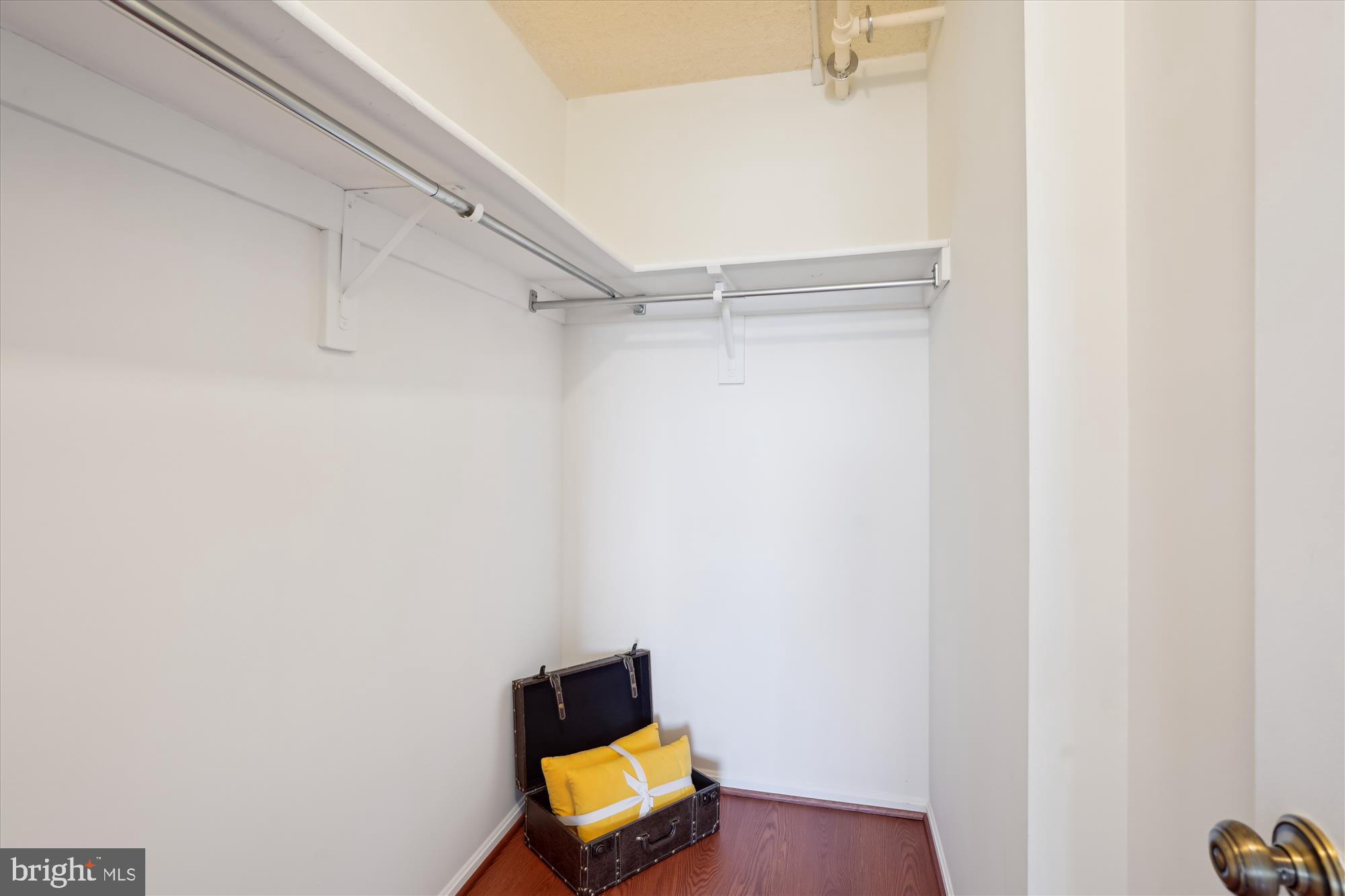 LEISURE WORLD - Residential