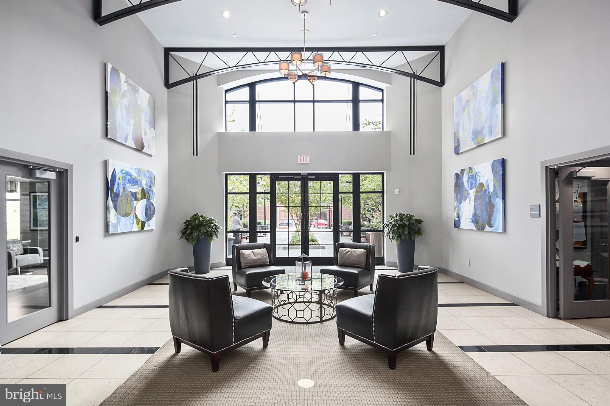 CLARENDON 1021 - Residential