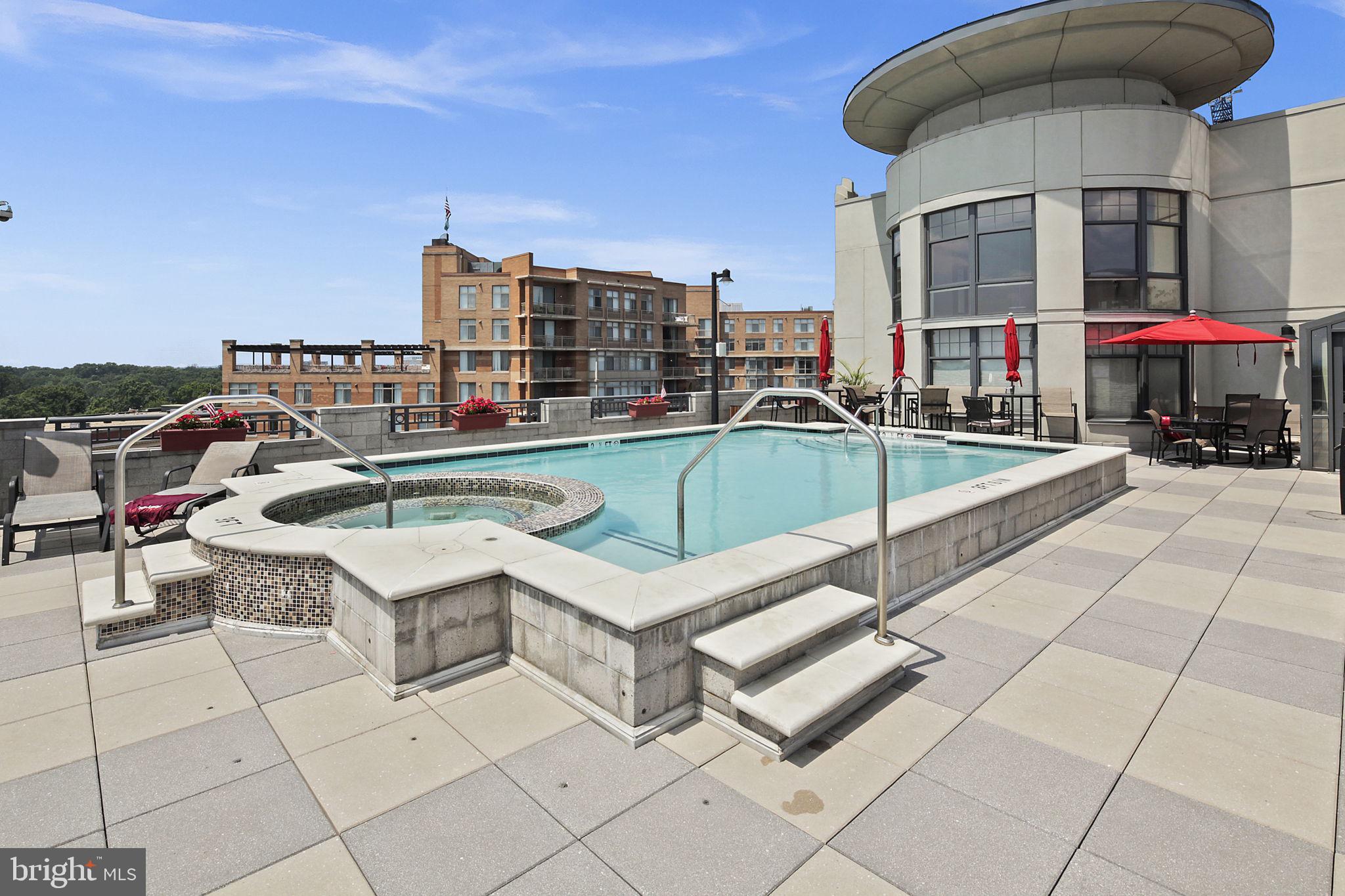 CLARENDON 1021 - Residential