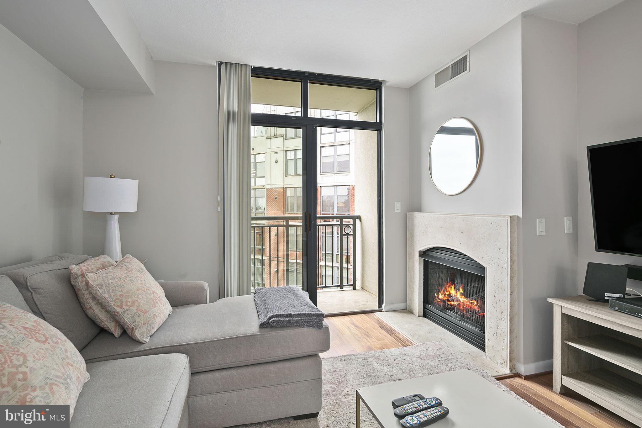 CLARENDON 1021 - Residential