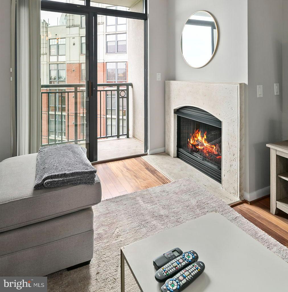 CLARENDON 1021 - Residential