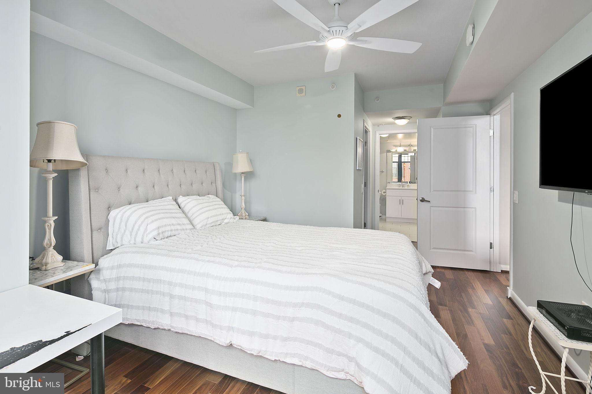 CLARENDON 1021 - Residential