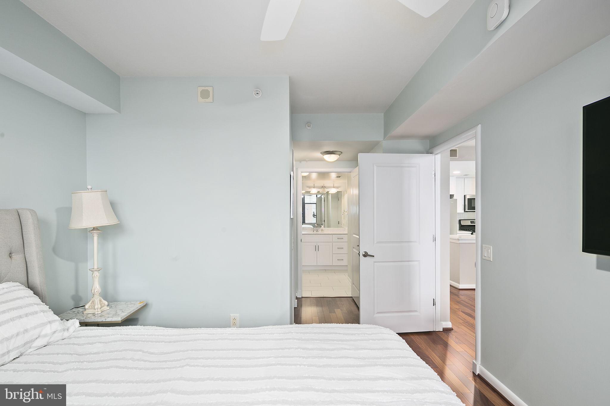 CLARENDON 1021 - Residential