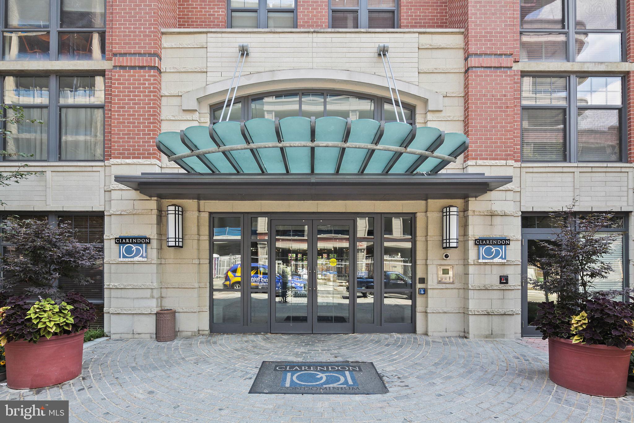 CLARENDON 1021 - Residential