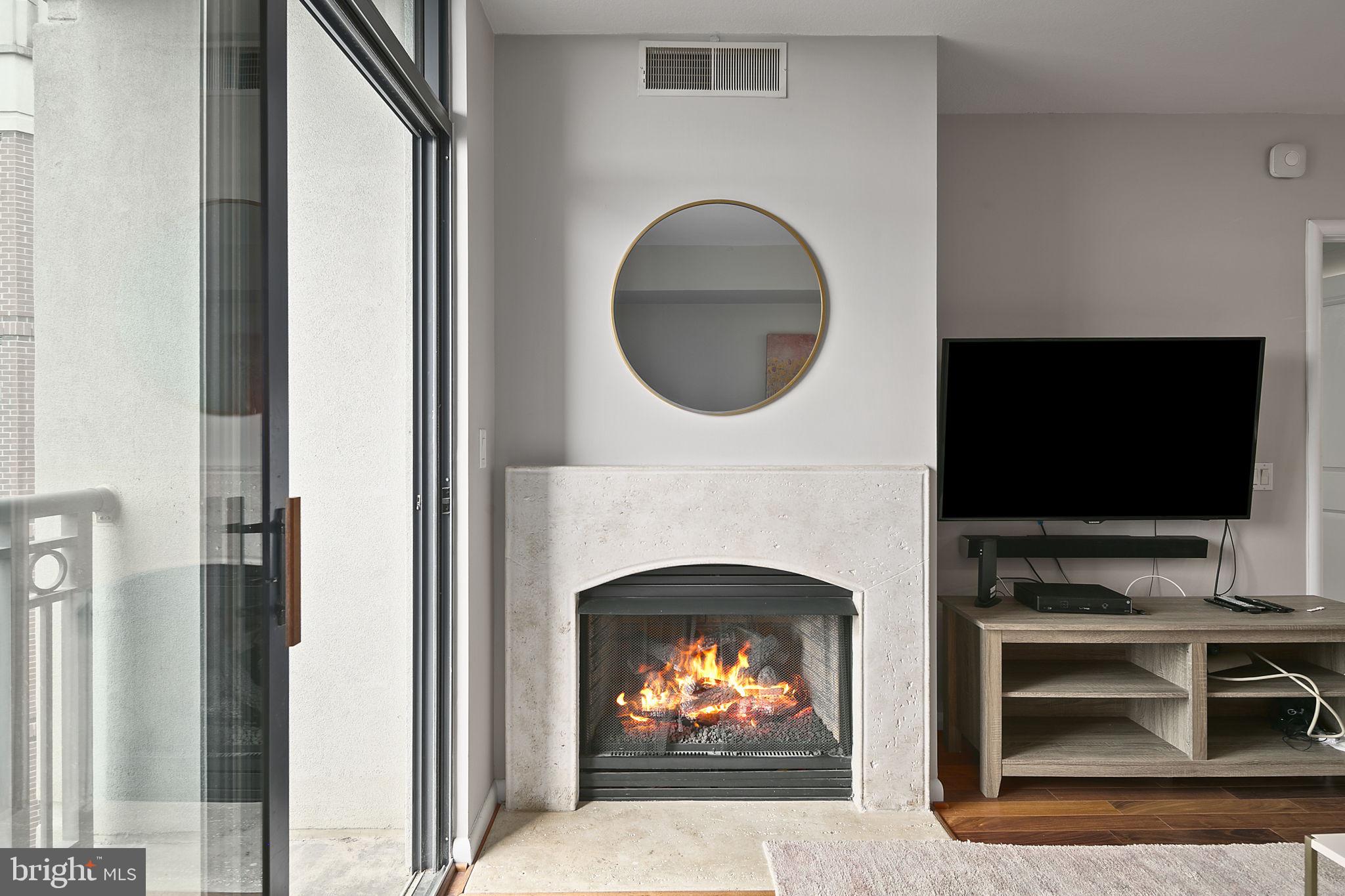 CLARENDON 1021 - Residential