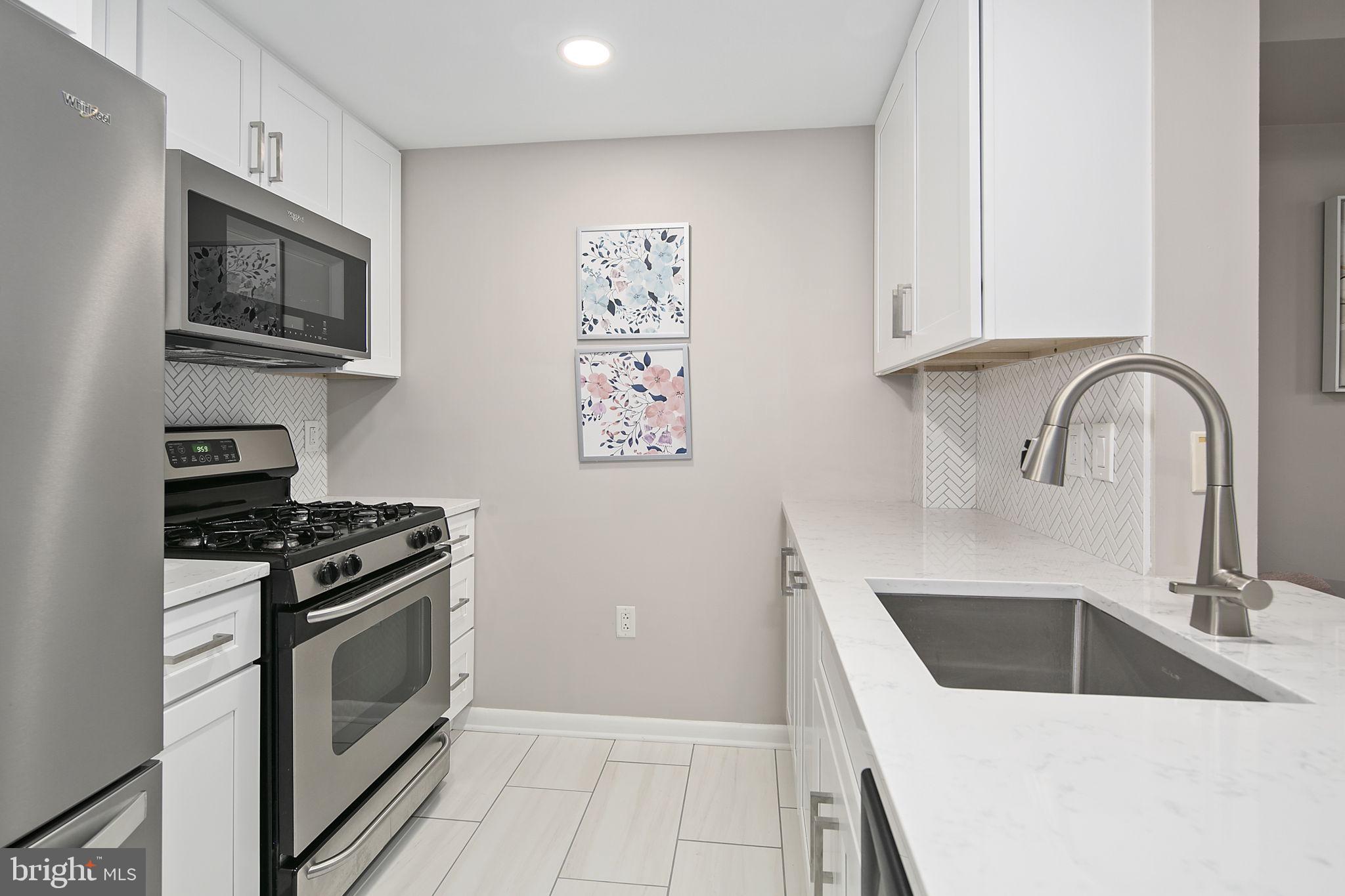 CLARENDON 1021 - Residential