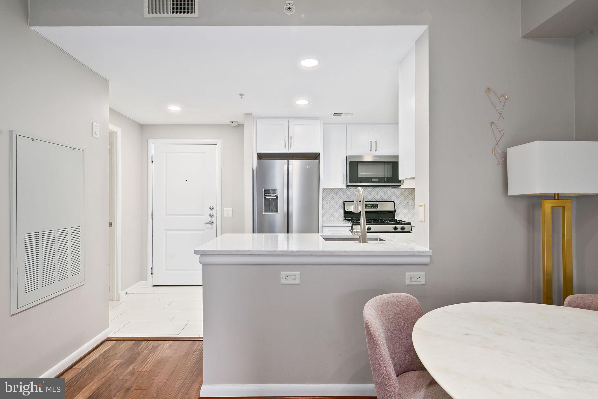 CLARENDON 1021 - Residential