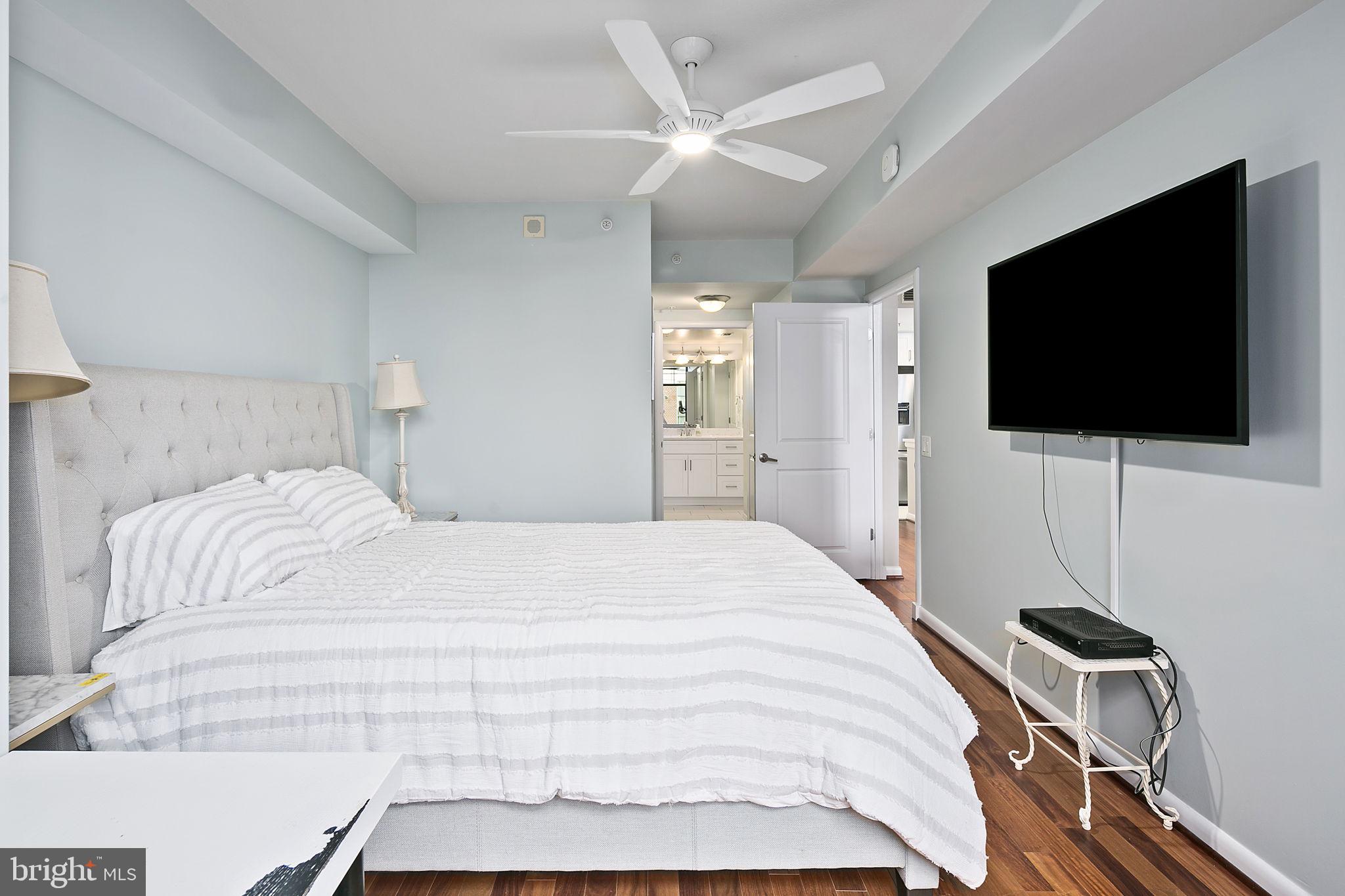 CLARENDON 1021 - Residential