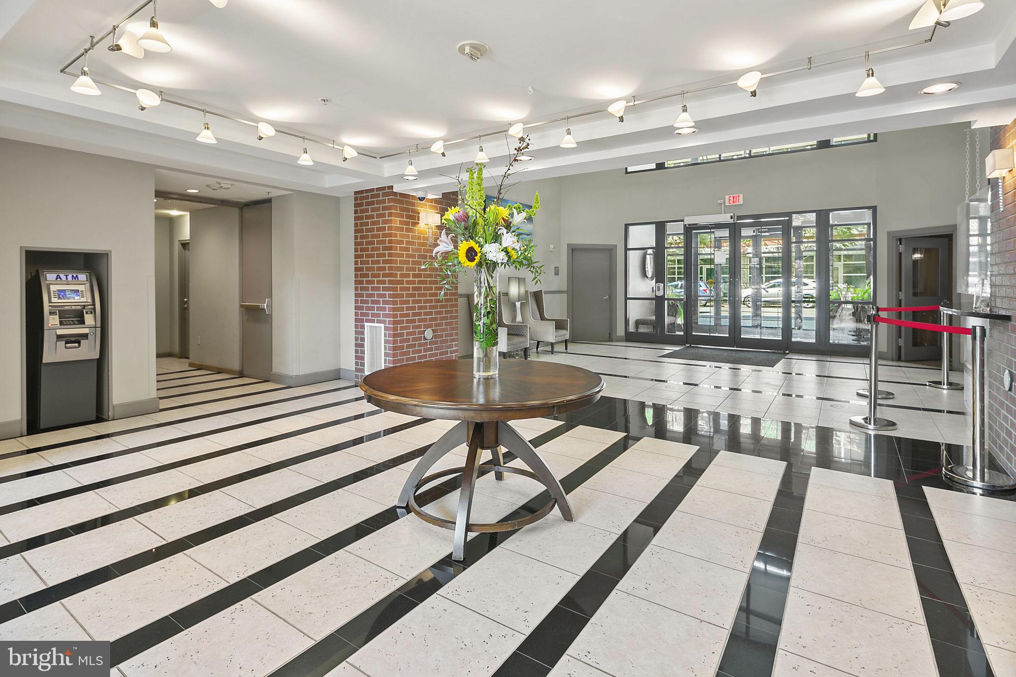 CLARENDON 1021 - Residential