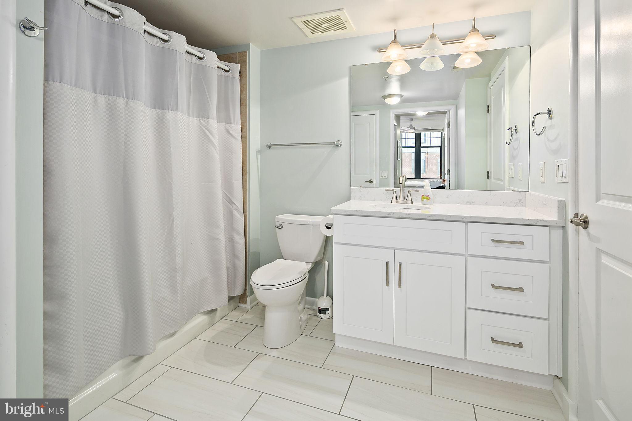 CLARENDON 1021 - Residential