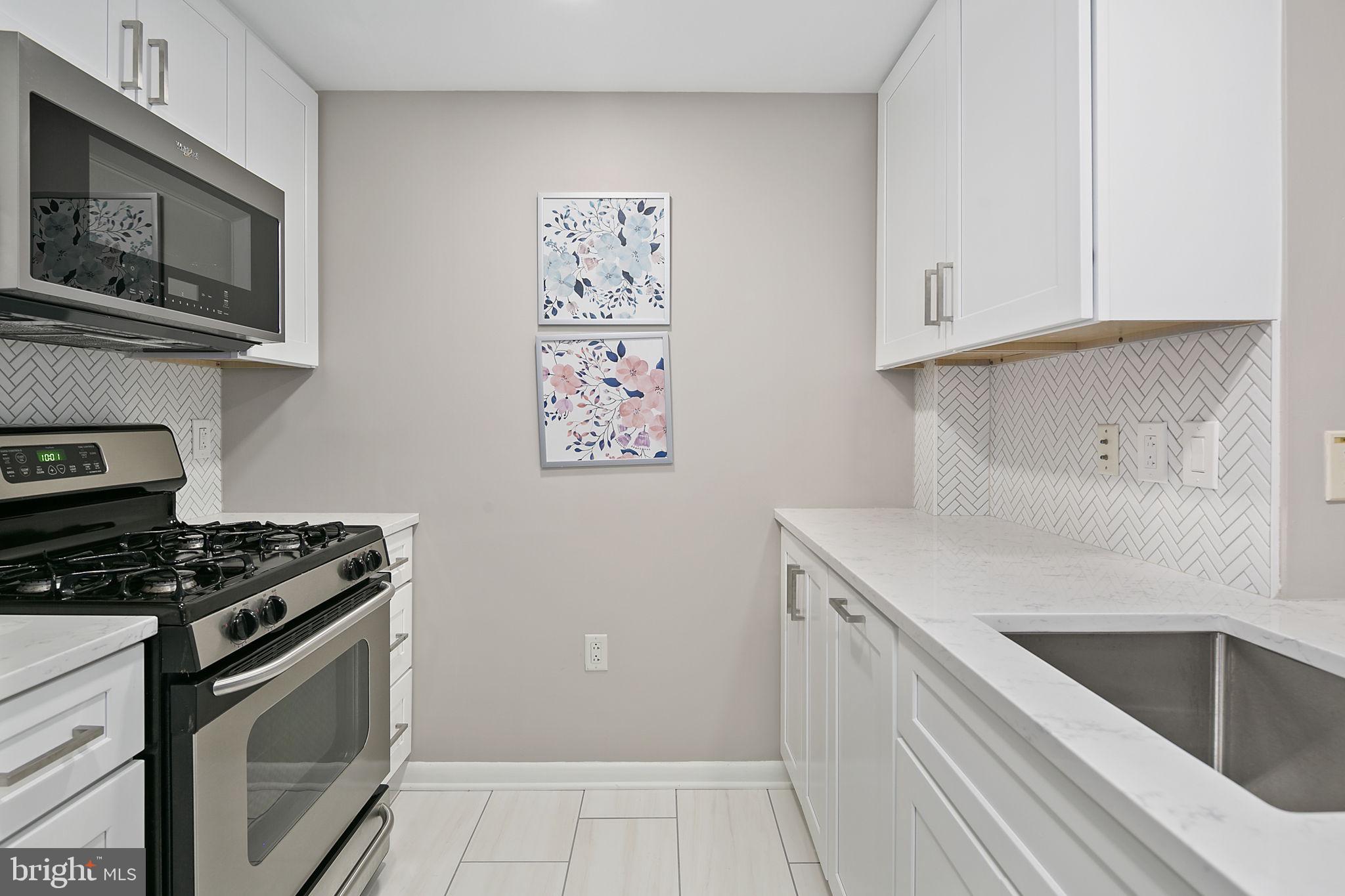 CLARENDON 1021 - Residential