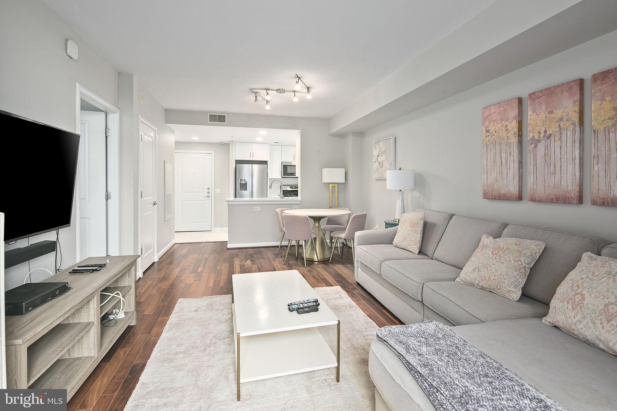 CLARENDON 1021 - Residential