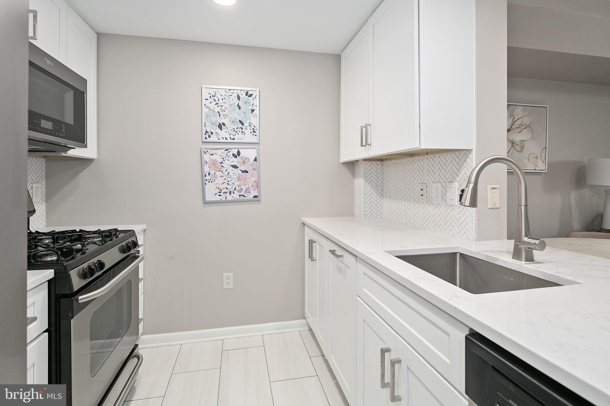 CLARENDON 1021 - Residential