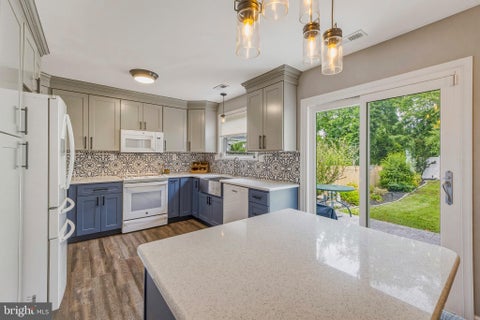 Townhouse For Sale - 14 Woodmill Drive<br/> CLEMENTON, NJ 08021
