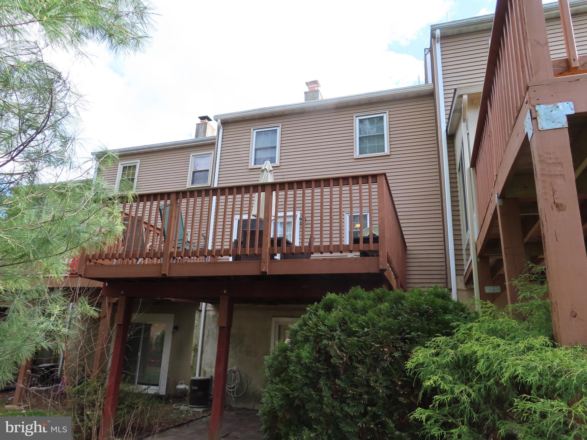 4128 SURREY LANE