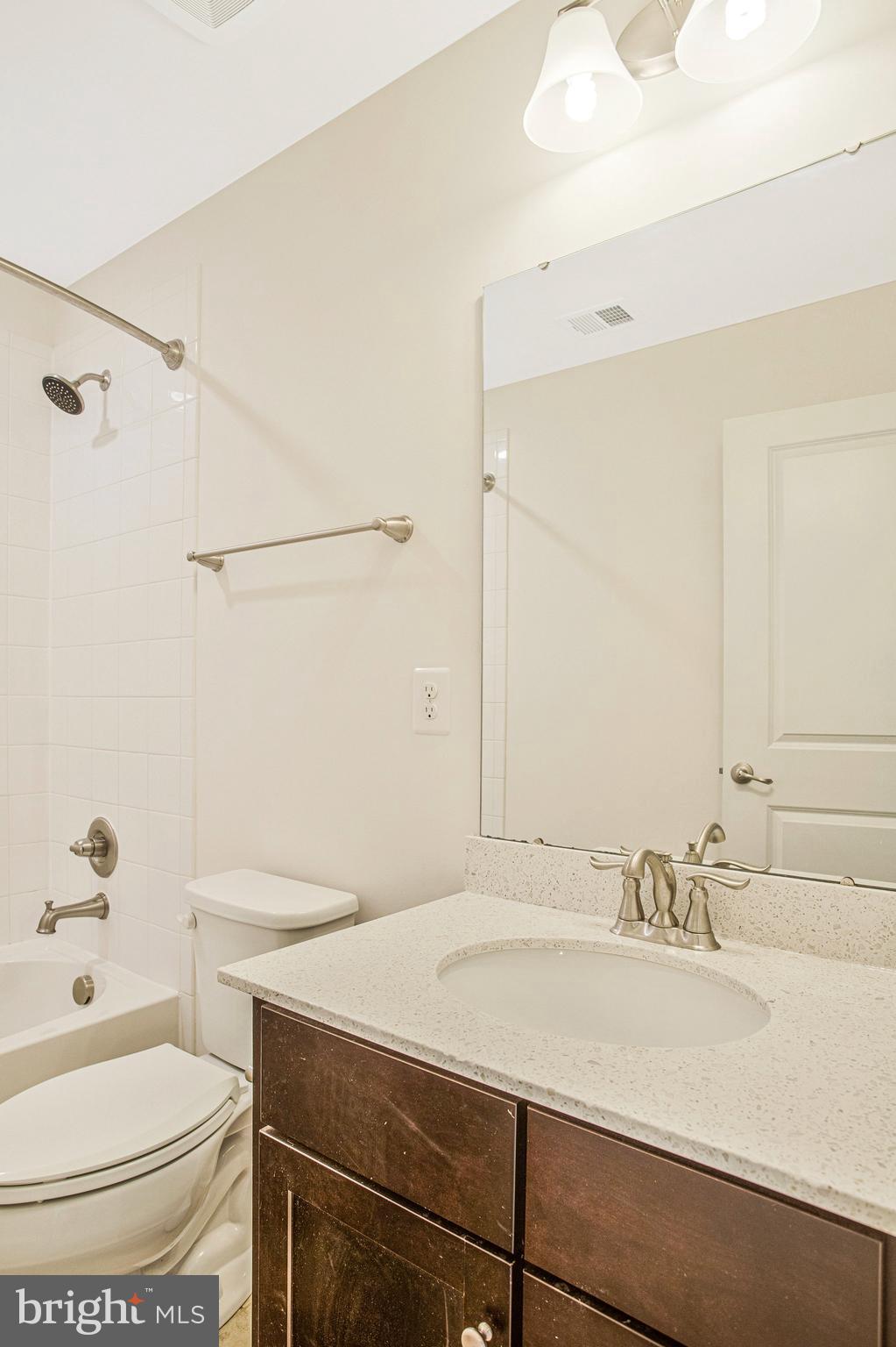 HOWARD SQUARE - Residential