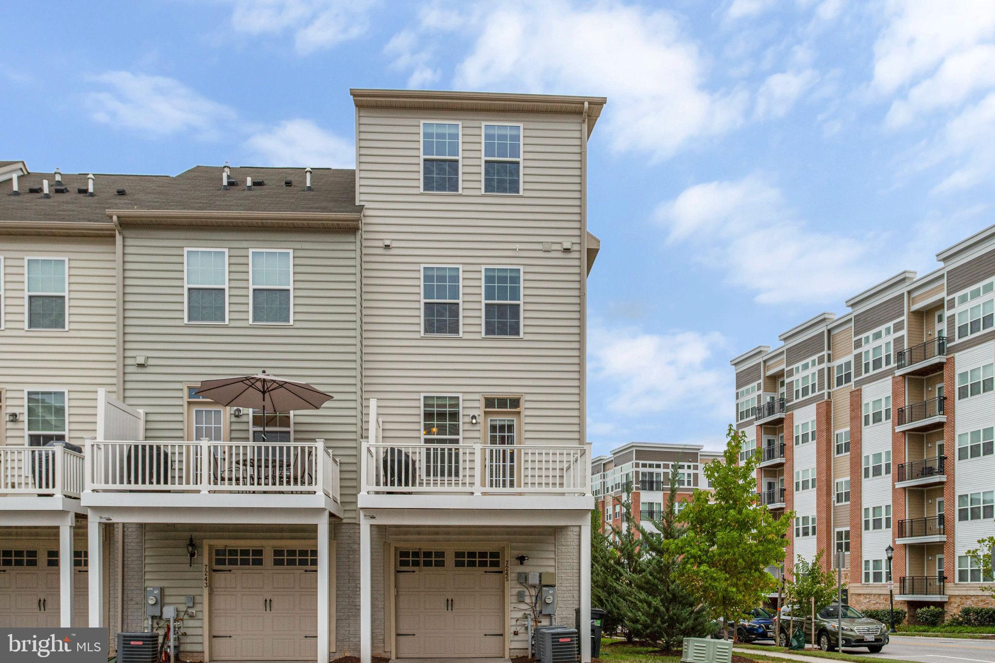 HOWARD SQUARE - Residential